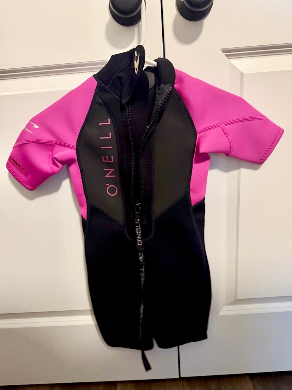 O'Neill Kids Short Sleeve Pink & Black Wetsuit- YOUTH 6 - Picture 2 of 4